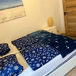 Rum i privatbostad Nadmorska Ostoya